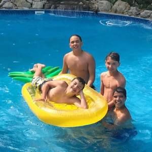 Meet your Posher, Thomas